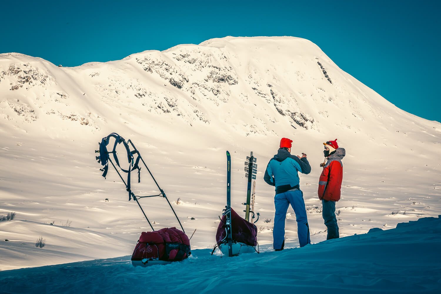 Paisaje polar remoto de Svalbard, sin infraestructura a la vista